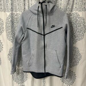 Nike tech men’s zipper up, medium